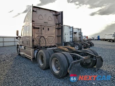 Trzecie zdjęcie samochodu z tyłu: 2019 FREIGHTLINER CASCADIA 126 VIN:3AKJHHDR1KSGC6058 - miniatura