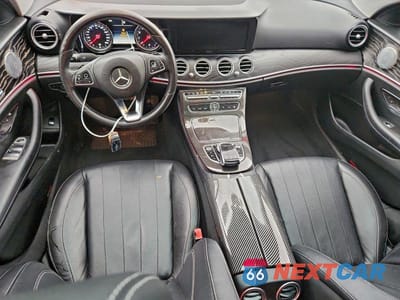 Zdjęcie 8 z 12 samochodu: 2017 MERCEDES-BENZ E 300 4MATIC VIN:WDDZF4KB2HA124987 - miniatura