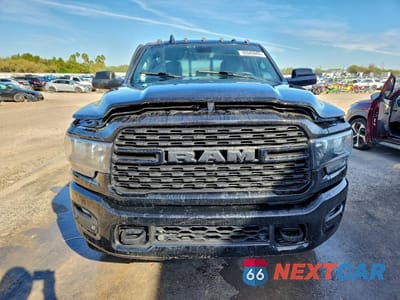 Piąte zdjęcie samochodu w środku: 2022 RAM 2500 BIG HORN/LONE STAR VIN:3C6UR5DL6NG319129 - miniatura