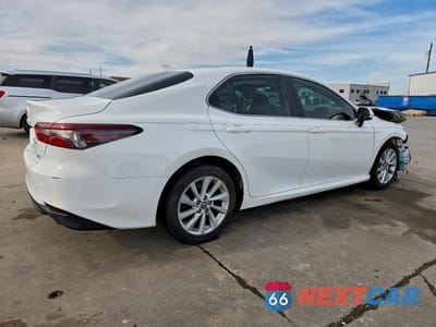 Trzecie zdjęcie samochodu z tyłu: 2021 TOYOTA CAMRY LE VIN:4T1C11AK2MU579423 - miniatura