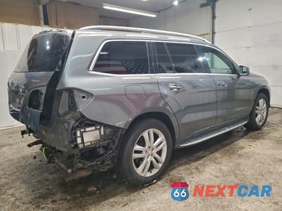 Trzecie zdjęcie samochodu z tyłu: 2017 MERCEDES-BENZ GLS 450 4MATIC VIN:4JGDF6EE9HA857765 - miniatura