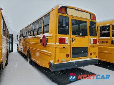 Czwarte zdjęcie samochodu z boku: 2008 THOMAS SAF-T-LINER C2 - SCHOOL BUS VIN:4UZABRDJ28CZ19753 - miniatura