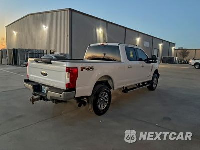 Czwarte zdjęcie samochodu z boku: 2019 FORD F250 SUPER DUTY VIN:1FT7W2BT5KEF69223 - miniatura
