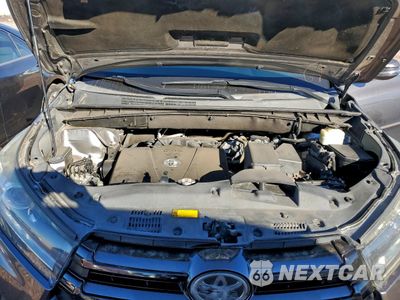 Zdjęcie 11 z 12 samochodu: 2018 TOYOTA HIGHLANDER SE VIN:5TDKZRFH6JS534067 - miniatura