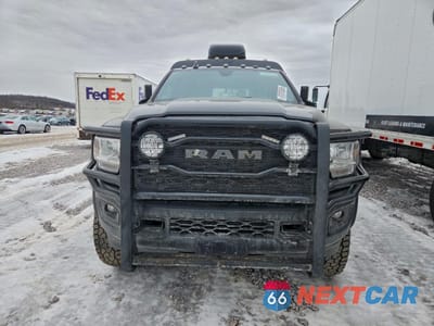 Piąte zdjęcie samochodu w środku: 2022 RAM 5500 VIN:3C7WRNDL5NG213064 - miniatura