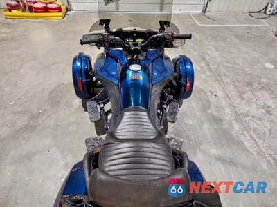 Zdjęcie 6 z 10 samochodu: 2023 CAN-AM SPYDER ROADSTER F3-T VIN:2BXREDD29PV001246 - miniatura