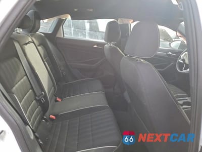 Zdjęcie 10 z 11 samochodu: 2024 VOLKSWAGEN JETTA VIN:3VWBM7BU1RM051536 - miniatura