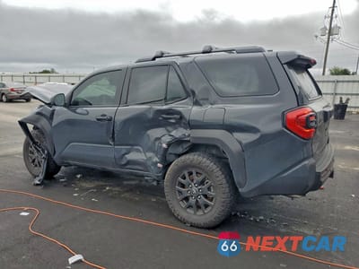 Drugie zdjęcie samochodu z przodu: 2025 TOYOTA 4RUNNER SR5 VIN:JTEVA5AR3S5005062 - miniatura