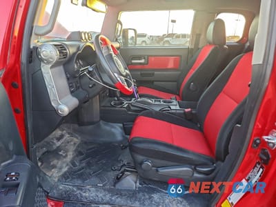 Zdjęcie 7 z 15 samochodu: 2012 TOYOTA FJ CRUISER VIN:JTEBU4BF2CK130470 - miniatura