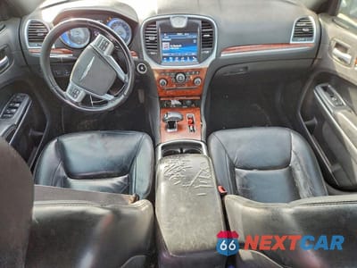 Zdjęcie 8 z 11 samochodu: 2014 CHRYSLER 300 VIN:2C3CCAAG4EH354469 - miniatura