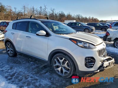 Czwarte zdjęcie samochodu z boku: 2018 KIA SPORTAGE SX TURBO VIN:KNDPR3A63J7456334 - miniatura