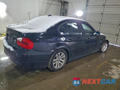 Trzecie zdjęcie samochodu z tyłu: 2006 BMW 325 I VIN:WBAVB13566KX66466 - miniatura