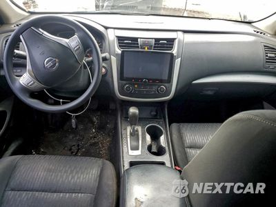 Zdjęcie 8 z 12 samochodu: 2016 NISSAN ALTIMA 2.5 VIN:1N4AL3AP0GN317112 - miniatura