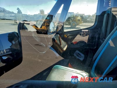 Zdjęcie 7 z 14 samochodu: 2022 RIVIAN EDV 700 VIN:7FCEHDB76NN003909 - miniatura