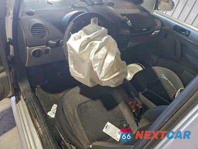 Zdjęcie 8 z 12 samochodu: 2001 VOLKSWAGEN NEW BEETLE GLS TDI VIN:3VWCP21C11M466870 - miniatura