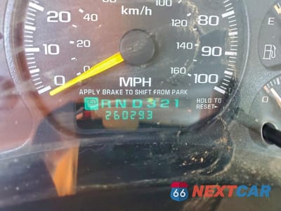 Zdjęcie 9 z 12 samochodu: 2000 CHEVROLET SILVERADO C1500 VIN:1GCEC14W6YZ196860 - miniatura