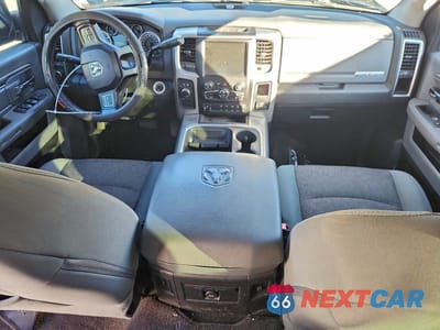 Zdjęcie 8 z 12 samochodu: 2016 RAM 2500 SLT VIN:3C6UR5DL9GG160707 - miniatura