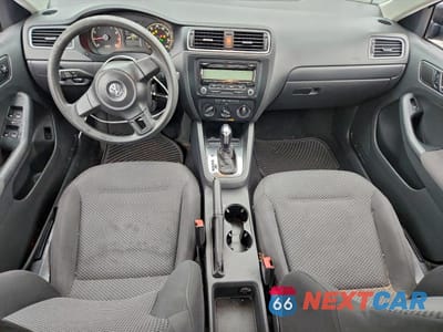 Zdjęcie 8 z 12 samochodu: 2011 VOLKSWAGEN JETTA BASE VIN:3VW2K7AJ6BM391039 - miniatura