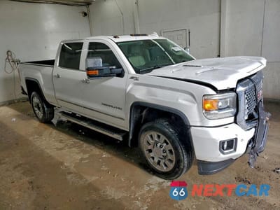 Czwarte zdjęcie samochodu z boku: 2015 GMC SIERRA K2500 DENALI VIN:1GT120E84FF501167 - miniatura