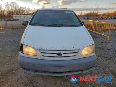 Piąte zdjęcie samochodu w środku: 2003 TOYOTA SIENNA CE VIN:4T3ZF19C13U524606 - miniatura