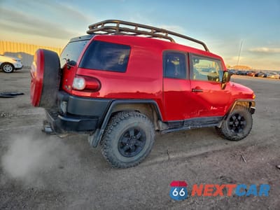 Trzecie zdjęcie samochodu z tyłu: 2012 TOYOTA FJ CRUISER VIN:JTEBU4BF2CK130470 - miniatura