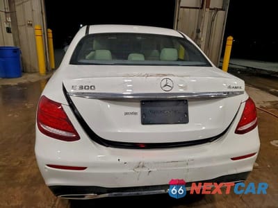 Zdjęcie 6 z 12 samochodu: 2017 MERCEDES-BENZ E 300 4MATIC VIN:WDDZF4KB7HA025467 - miniatura