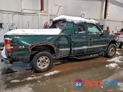 Trzecie zdjęcie samochodu z tyłu: 2001 GMC NEW SIERRA K1500 VIN:2GTEK19T011177821 - miniatura