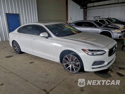Czwarte zdjęcie samochodu z boku: 2018 VOLVO S90 T5 MOMENTUM VIN:LVY982MK0JP006759 - miniatura