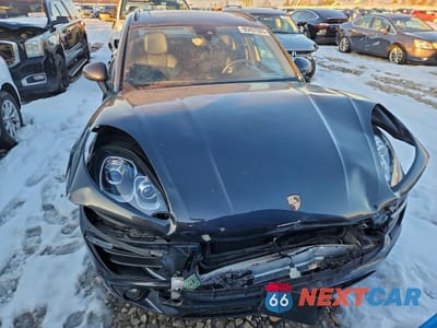 Piąte zdjęcie samochodu w środku: 2017 PORSCHE MACAN S VIN:WP1AB2A54HLB18484 - miniatura