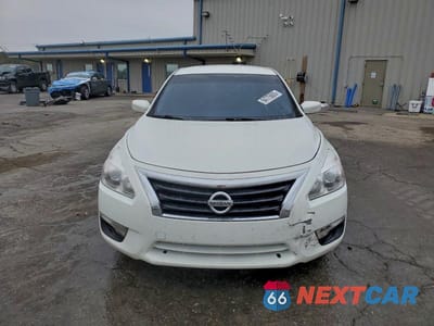 Piąte zdjęcie samochodu w środku: 2015 NISSAN ALTIMA 2.5 S VIN:1N4AL3AP4FN910230 - miniatura