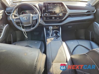 Zdjęcie 8 z 15 samochodu: 2021 TOYOTA HIGHLANDER XLE VIN:5TDGZRAH8MS521161 - miniatura