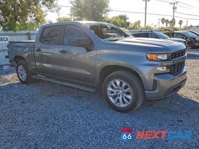 Czwarte zdjęcie samochodu z boku: 2021 CHEVROLET SILVERADO C1500 CUSTOM VIN:1GCPWBEHXMZ127489 - miniatura