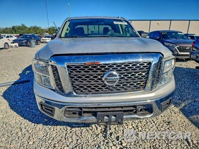 Piąte zdjęcie samochodu w środku: 2017 NISSAN TITAN S VIN:1N6AA1EK2HN518012 - miniatura