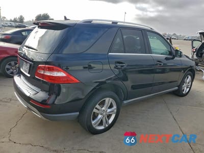 Trzecie zdjęcie samochodu z tyłu: 2012 MERCEDES-BENZ ML 350 4MATIC VIN:4JGDA5HB6CA019731 - miniatura