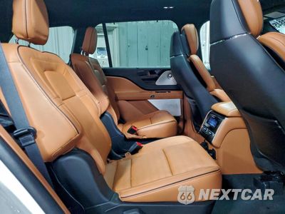 Zdjęcie 10 z 14 samochodu: 2024 LINCOLN AVIATOR BLACK LABEL VIN:5LM5J9XC3RGL08431 - miniatura