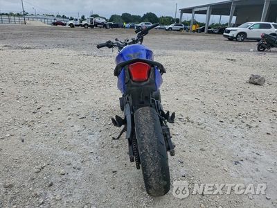 Czwarte zdjęcie samochodu z boku: 2009 YAMAHA FZ6 R VIN:JYARJ18E09A003719 - miniatura
