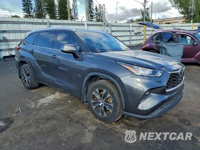 Czwarte zdjęcie samochodu z boku: 2020 TOYOTA HIGHLANDER XLE VIN:5TDHZRBH2LS521223 - miniatura