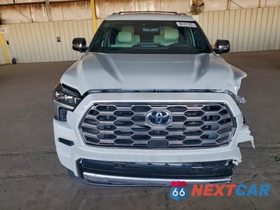 Piąte zdjęcie samochodu w środku: 2024 TOYOTA SEQUOIA CAPSTONE VIN:7SVAAABA7RX032550 - miniatura