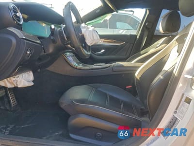 Zdjęcie 7 z 13 samochodu: 2021 MERCEDES-BENZ E 63 AMG-S 4MATIC VIN:W1KZF8KB2MA887187 - miniatura