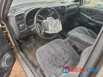 Zdjęcie 8 z 13 samochodu: 2001 GMC SONOMA VIN:1GTCS195X18176228 - miniatura