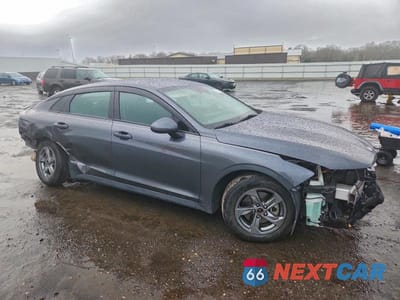 Czwarte zdjęcie samochodu z boku: 2021 KIA K5 LXS VIN:5XXG14J20MG061954 - miniatura