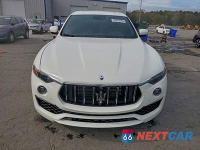 Piąte zdjęcie samochodu w środku: 2022 MASERATI LEVANTE BASE VIN:ZN661XUA1NX389117 - miniatura