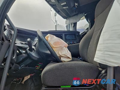 Piąte zdjęcie samochodu w środku: 2026 FREIGHTLINER CASCADIA 126 SEMI TRUCK VIN:3AKJHHDV7TSWL4794 - miniatura