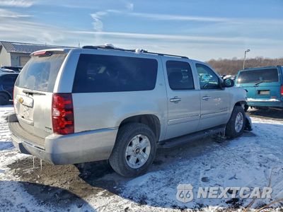 Trzecie zdjęcie samochodu z tyłu: 2010 CHEVROLET SUBURBAN K1500 LTZ VIN:1GNUKKE3XAR171241 - miniatura