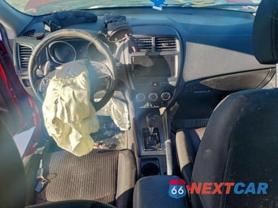 Zdjęcie 8 z 12 samochodu: 2018 MITSUBISHI RVR SE LIMITED VIN:JA4AJ4AW4JU603517 - miniatura