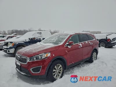 2017 KIA SORENTO LX V6 5XYPGDA5XHG248015 - główne zdjęcie licytacji z USA - miniatura