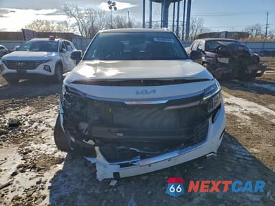 Piąte zdjęcie samochodu w środku: 2024 KIA SELTOS S VIN:KNDEU2AA6R7567346 - miniatura