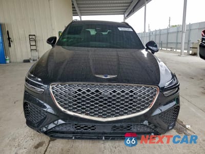 Piąte zdjęcie samochodu w środku: 2023 GENESIS GV70 BASE VIN:KMUMCDTC5PU129888 - miniatura