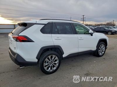 Trzecie zdjęcie samochodu z tyłu: 2019 TOYOTA RAV4 XLE PREMIUM VIN:JTMA1RFV3KD034292 - miniatura