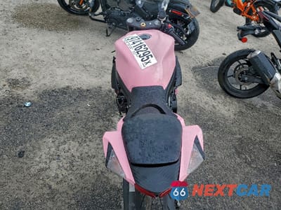 Zdjęcie 6 z 9 samochodu: 2025 SUZUKI GSX-R600 VIN:JS1GN7FA1S7101545 - miniatura